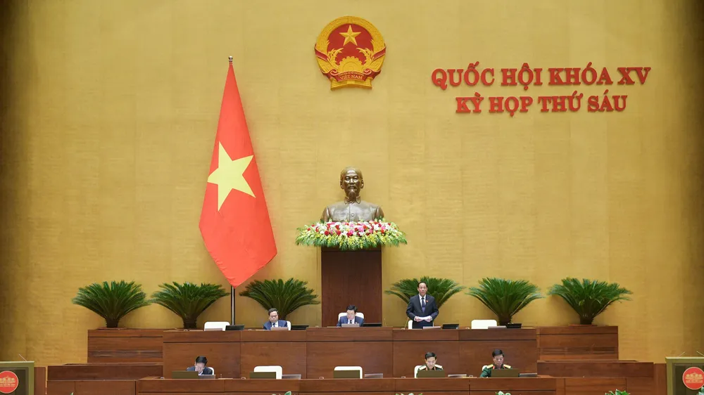 Quang cảnh Hội trường Diên Hồng