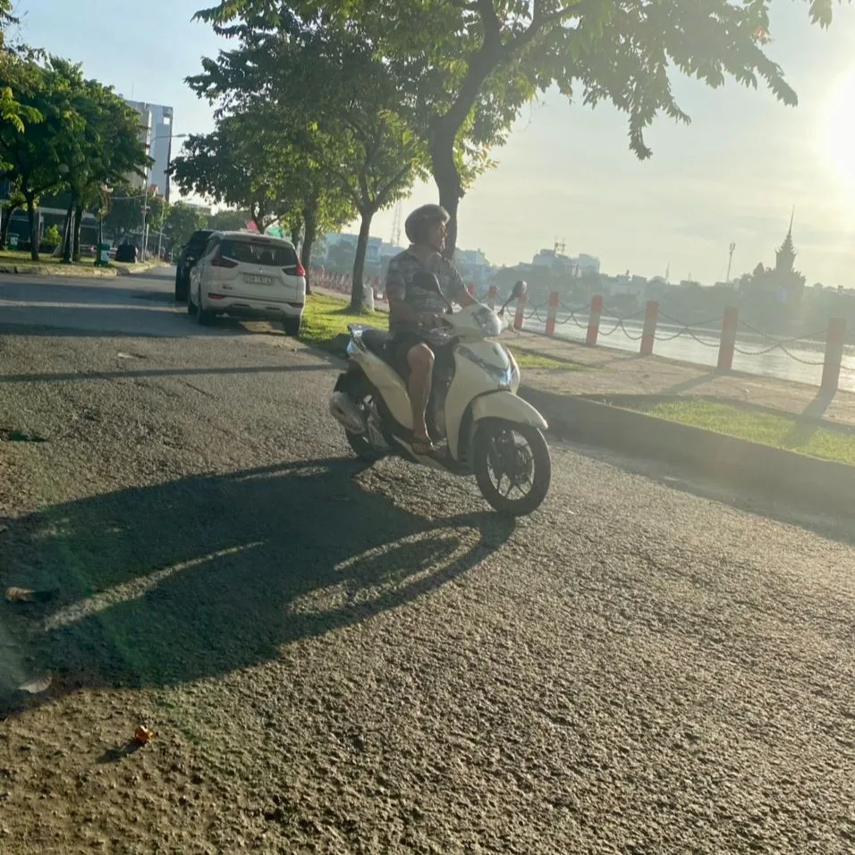 TP Cần Thơ: Người dân nhẹ nhõm thoát triều cường nhờ đóng cửa van âu thuyền  ảnh 1