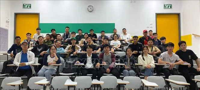 Lớp học của các tu nghiệp sinh Việt Nam tại Trung tâm AICAT ngày 1-11-2023. Ảnh: TTXVN