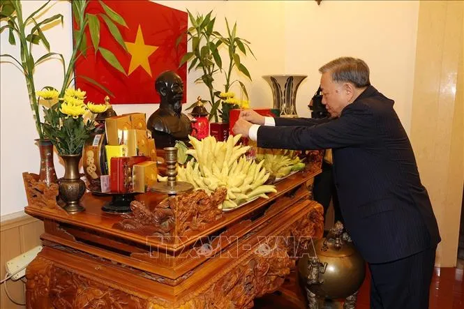 tbt to lam tham trung quoc 2.jpg