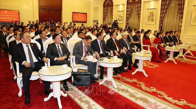 tbt to lam tham trung quoc 3.jpg