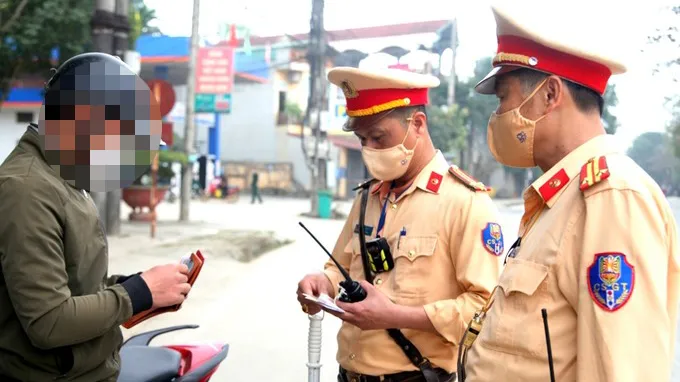 canh sat giao thong.jpg