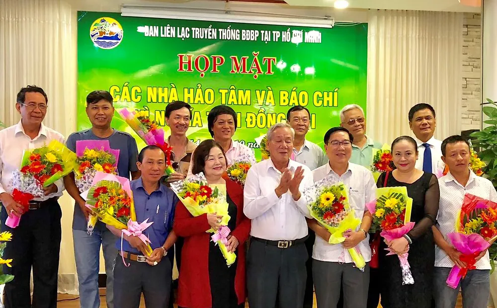 Nghĩa tình người lính quân hàm xanh ảnh 1