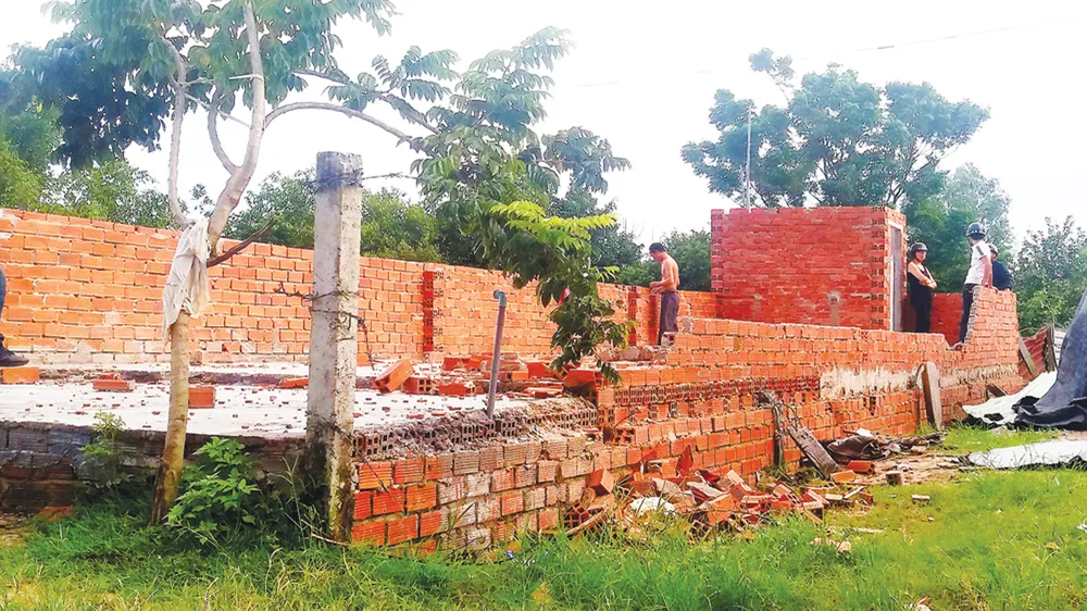 Liệu pháp “đặc trị” giải quyết khiếu nại kéo dài - Bài 1: Ghi điểm ở lĩnh vực nhà đất, xây dựng ảnh 2