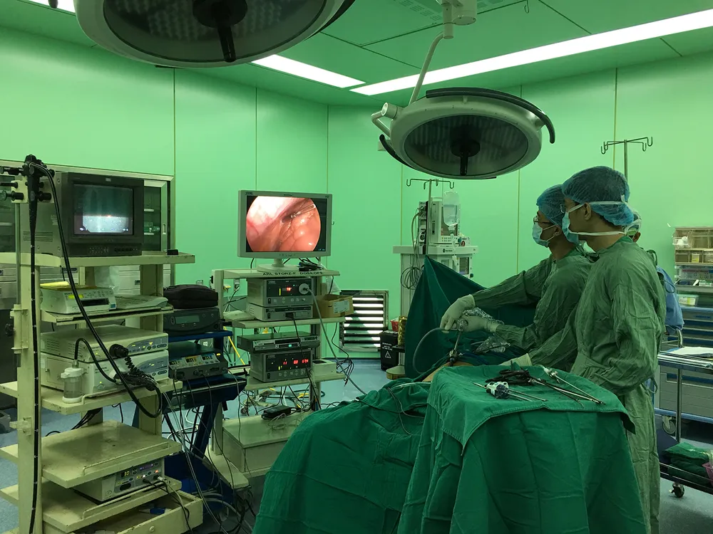 Phẫu thuật ca u mạc treo hiếm gặp ảnh 1