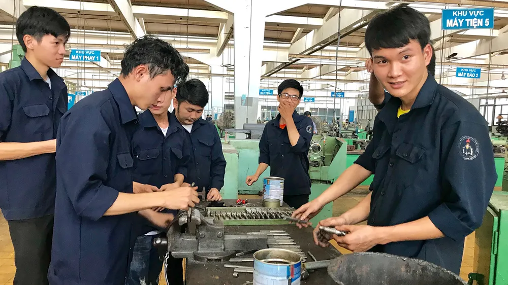 Bỏ chính sách miễn học phí ngành sư phạm: Được nhiều hơn mất ảnh 1