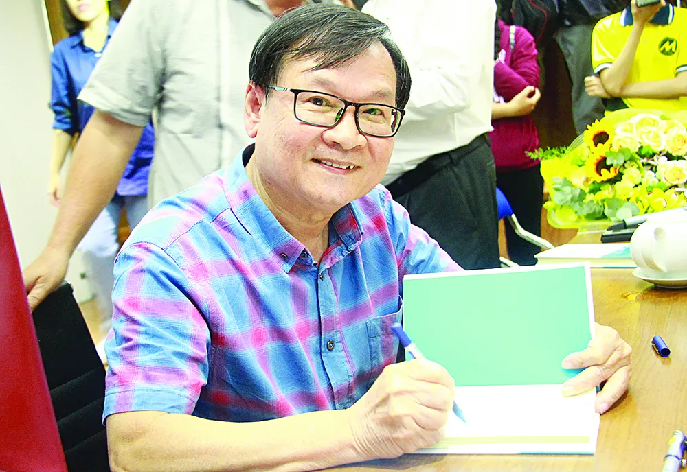 Văn học Việt: Giành lại vị thế ở sân nhà ảnh 1