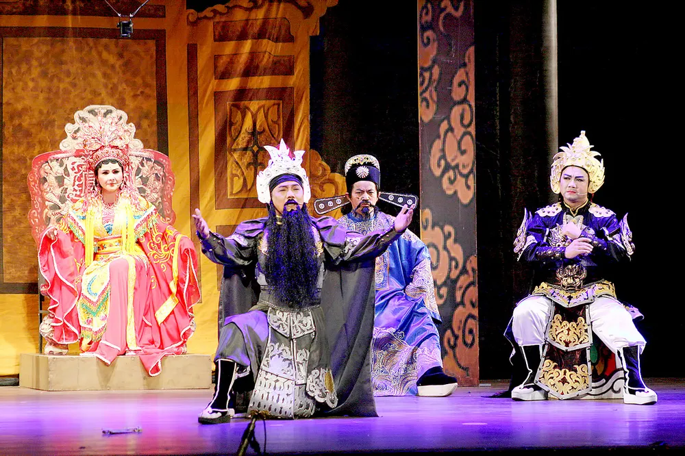 Cải lương cần những cuộc cải cách ảnh 1