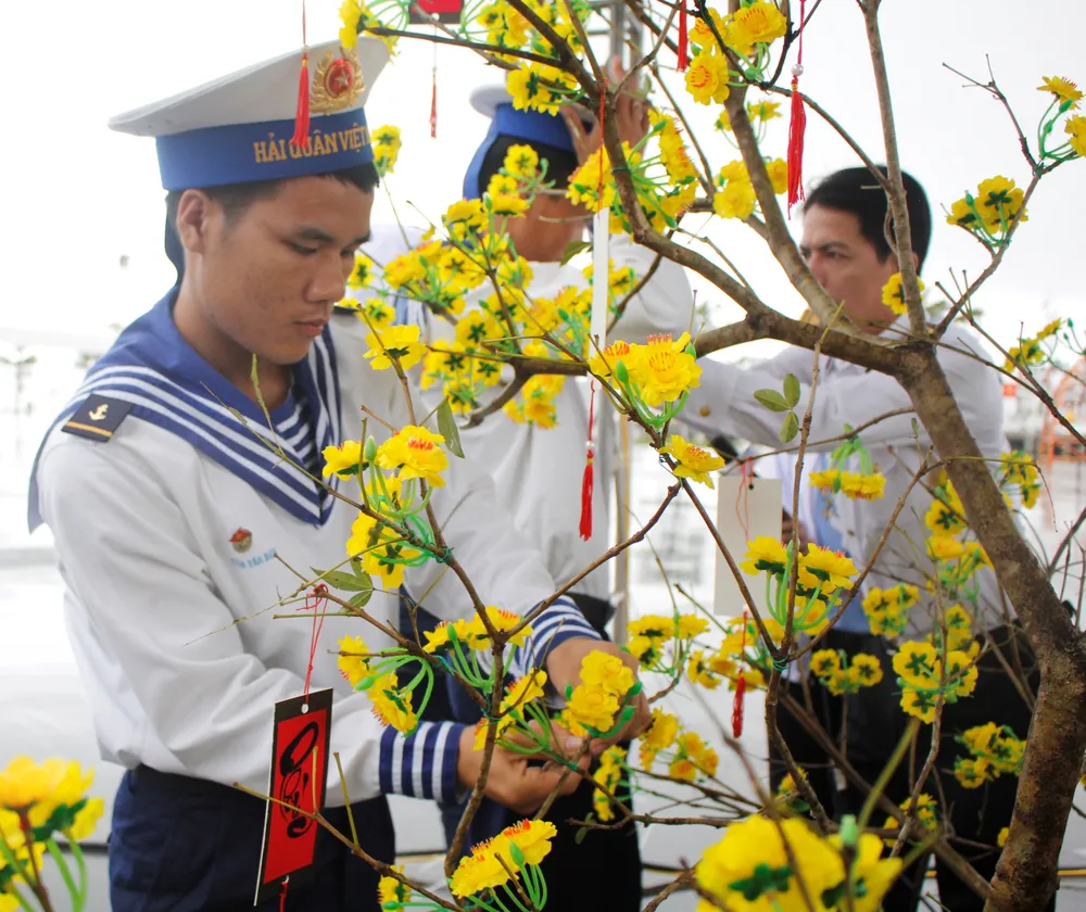 Chiến sĩ Vùng 3 Hải Quân đón tết trên biển ảnh 5