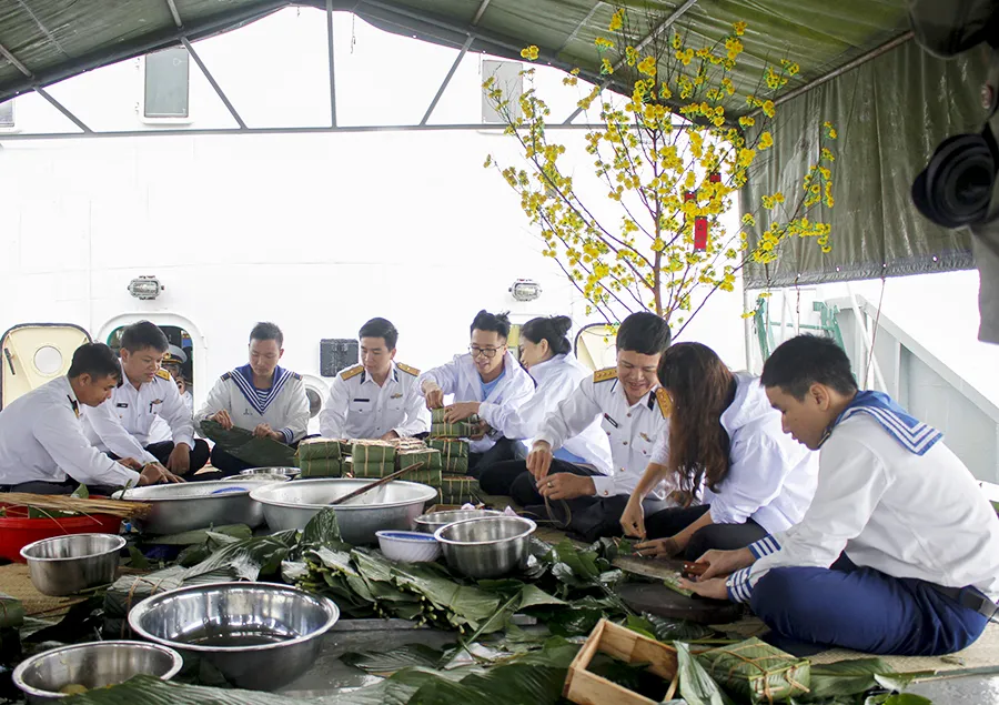 Chiến sĩ Vùng 3 Hải Quân đón tết trên biển ảnh 3