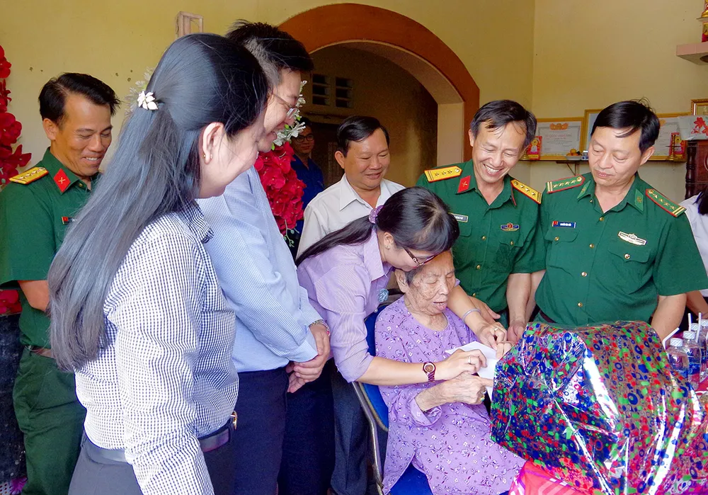 Xuân yêu thương đến với mọi nhà ảnh 1