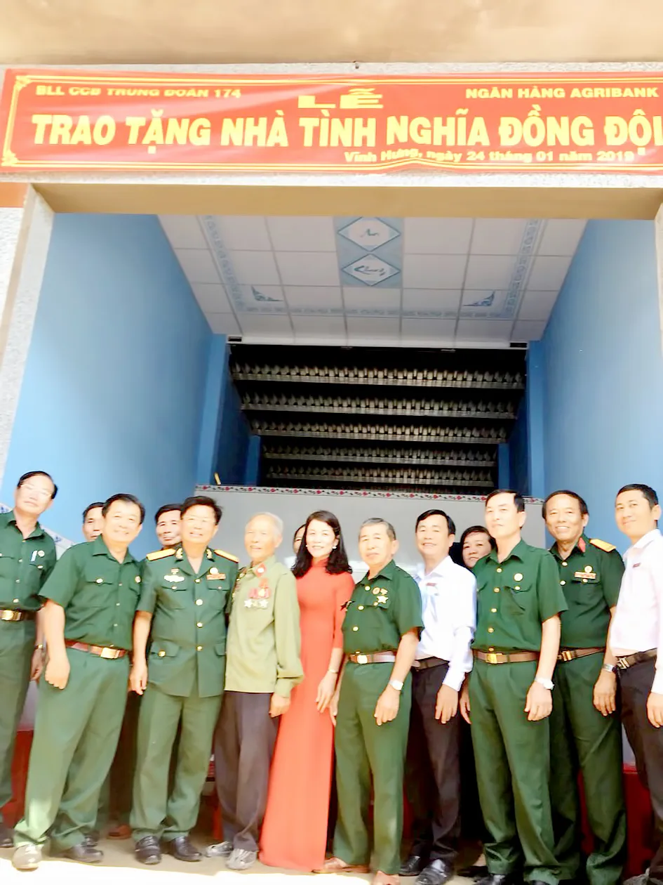 Theo xuân lên biên giới ảnh 1