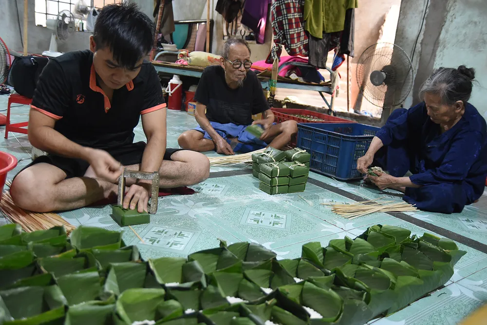 Phố bánh chưng ở Biên Hòa ảnh 1