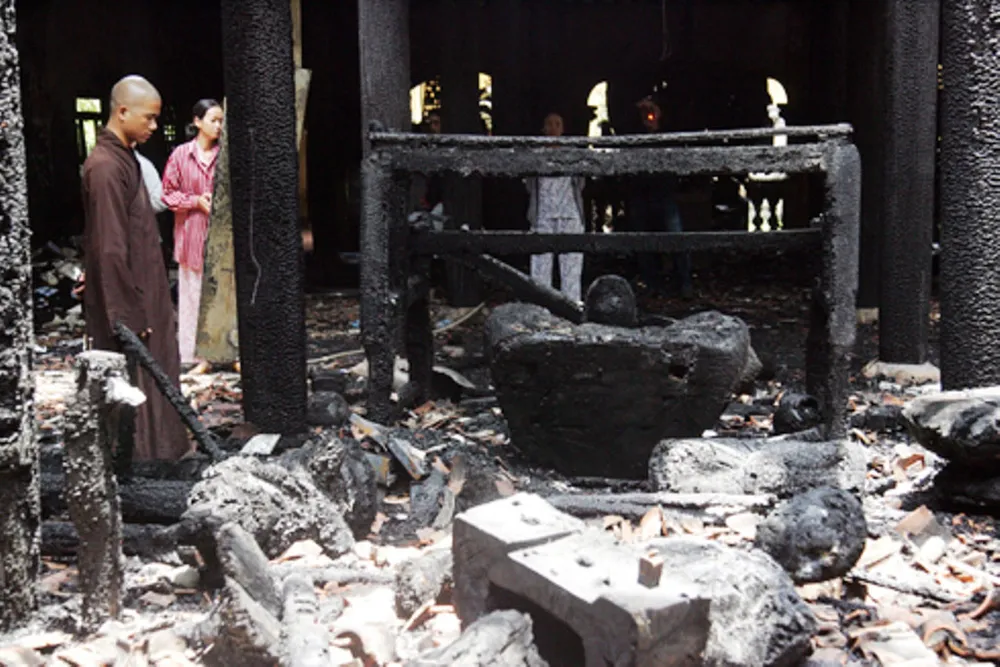 Cảnh giác cháy nổ nơi thờ tự ảnh 1