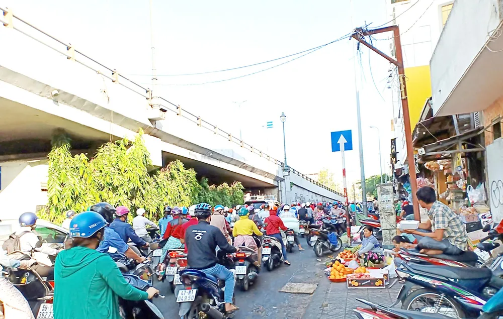 Kẹt xe gia tăng ảnh 1