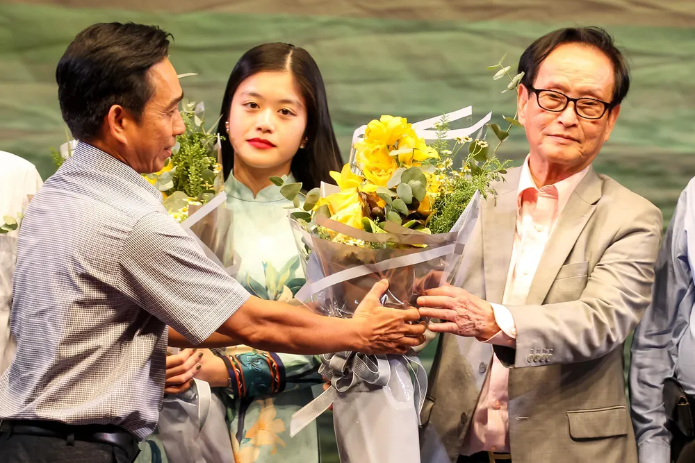 Thăng hoa với chương trình "Cải lương tuồng cổ Việt Nam và Triều kịch Quảng Đông Trung Quốc" ảnh 1