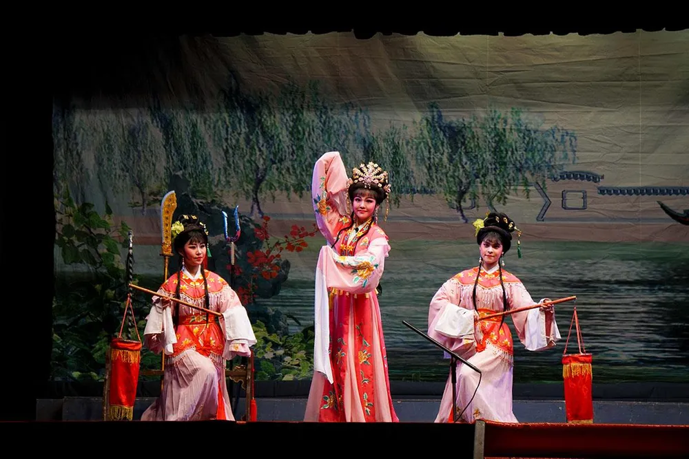 Thăng hoa với chương trình "Cải lương tuồng cổ Việt Nam và Triều kịch Quảng Đông Trung Quốc" ảnh 6