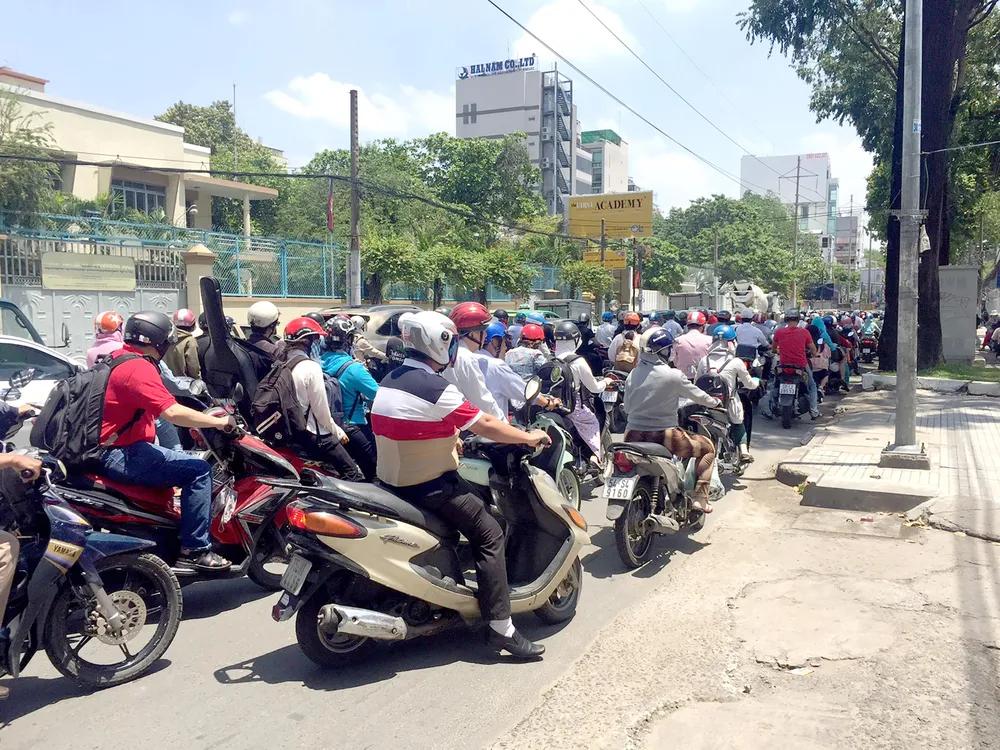 Chính sách hợp lý, đột phá để giải bài toán giao thông ảnh 1