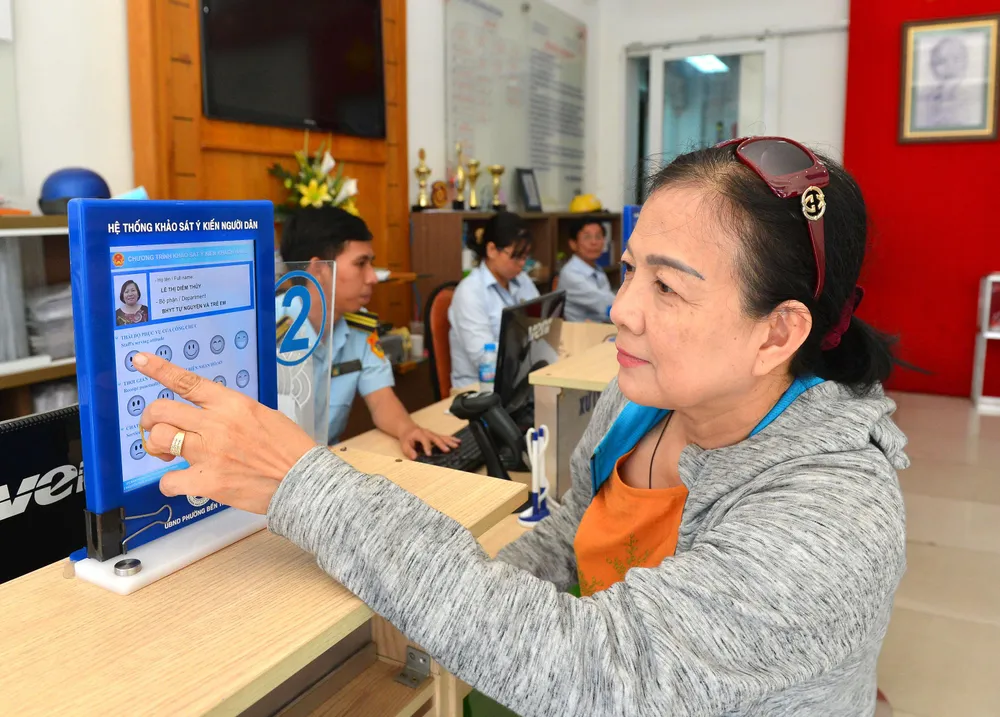 Đột phá vào thái độ công chức ảnh 2