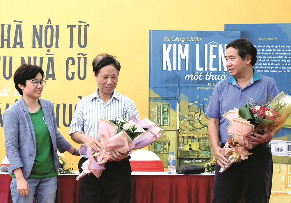 Văn học phi hư cấu đang yếu thế ảnh 1