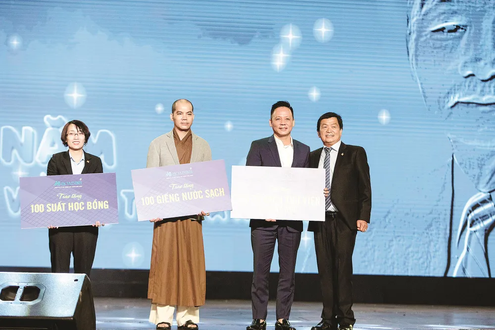 Công ty CP Tập đoàn Xây dựng Hòa Bình kỷ niệm 100 năm Ngày sinh Cố Chủ tịch Danh dự Lê Mộng Đào ảnh 1