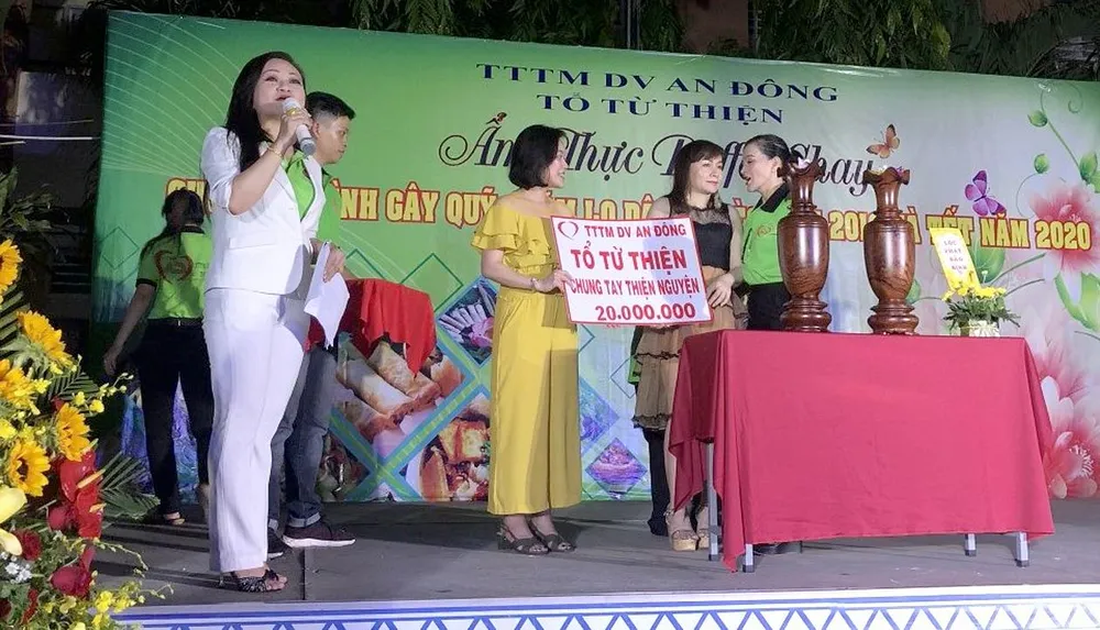 Nhiệt thành giúp người nghèo ảnh 1