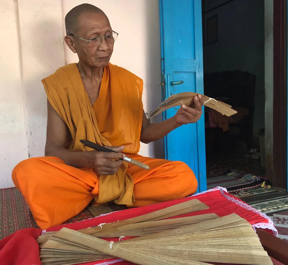 Đi tìm truyền nhân viết kinh Phật trên lá buông ảnh 1