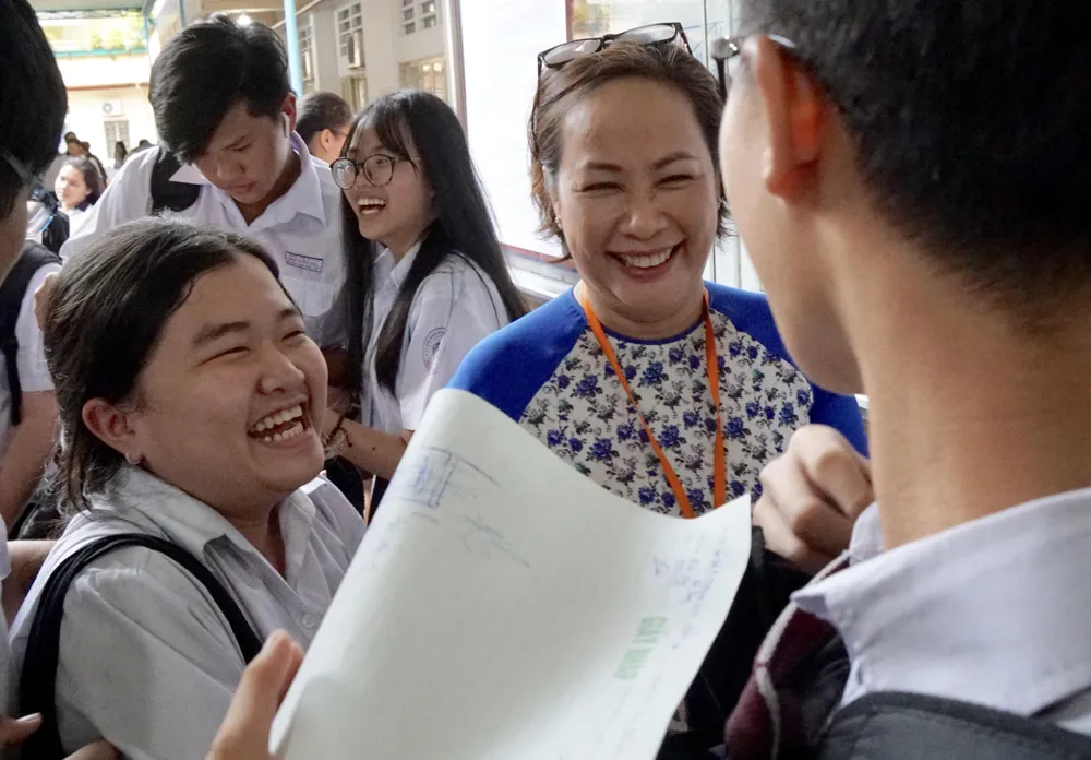 Ngày thứ hai kỳ thi tuyển sinh lớp 10: An toàn, nghiêm túc ảnh 2