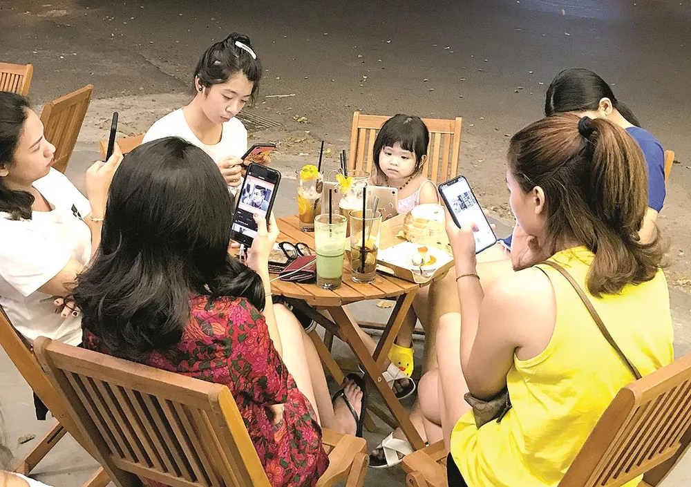 Đừng biến con thành “đứa trẻ to xác” ảnh 1