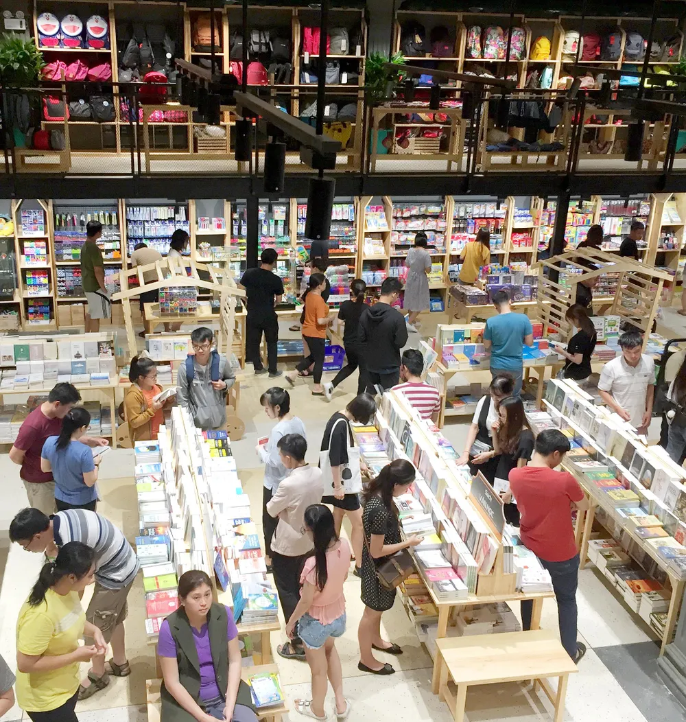  “Làm mới” nhà sách truyền thống ảnh 1