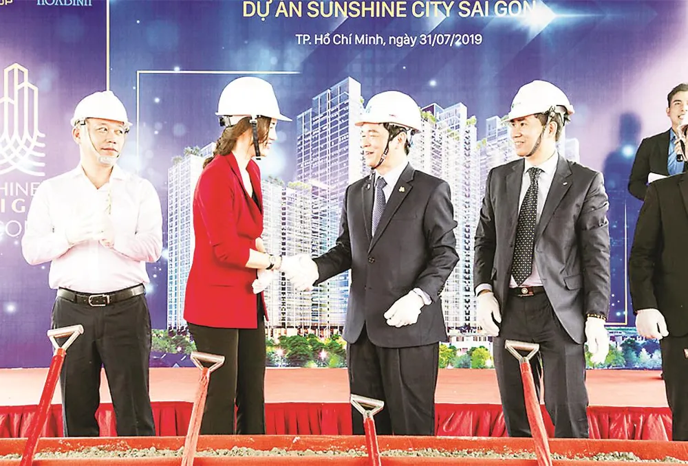 Tòa tháp S1 dự án SunShine City Sài Gòn do Công ty CP  Tập đoàn Xây dựng Hòa Bình thi công vượt tiến ảnh 2
