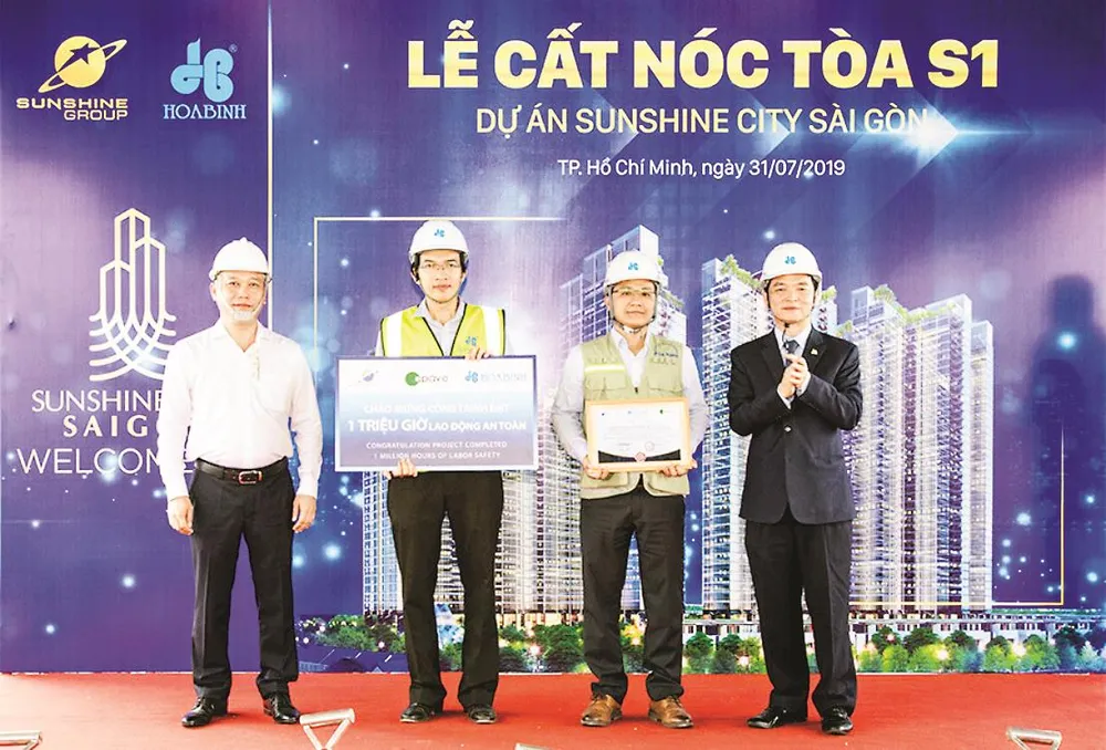 Tòa tháp S1 dự án SunShine City Sài Gòn do Công ty CP  Tập đoàn Xây dựng Hòa Bình thi công vượt tiến ảnh 3