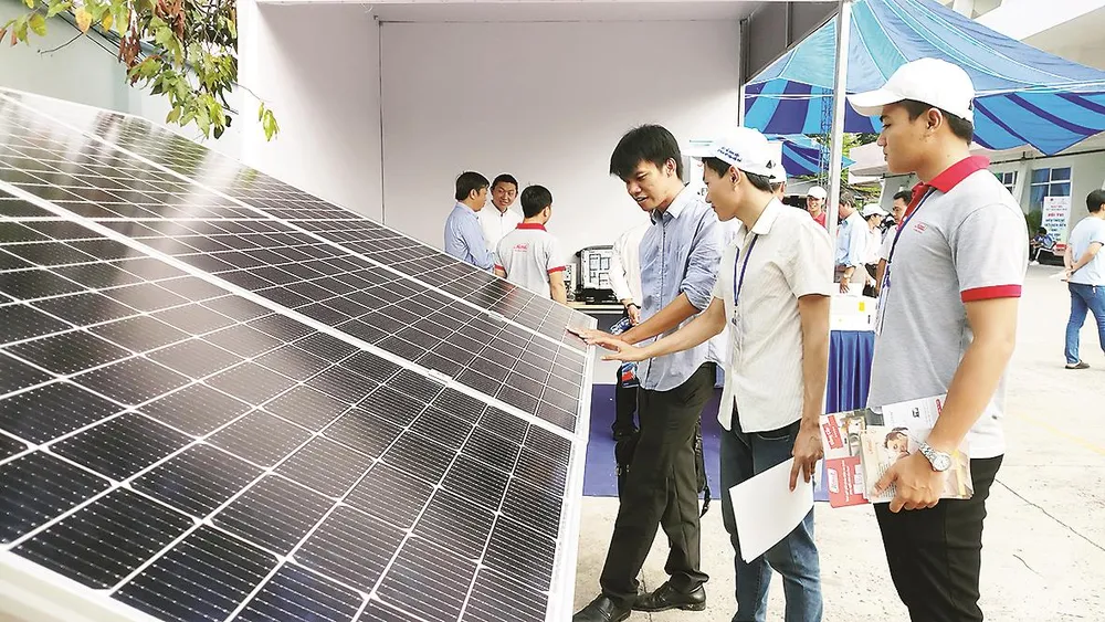 Tổng công ty Điện lực miền Nam (EVNSPC): Tăng cường phát triển năng lượng điện tái tạo ảnh 2