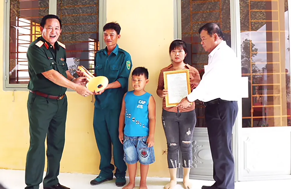 An dân giữ đất biên cương ảnh 1