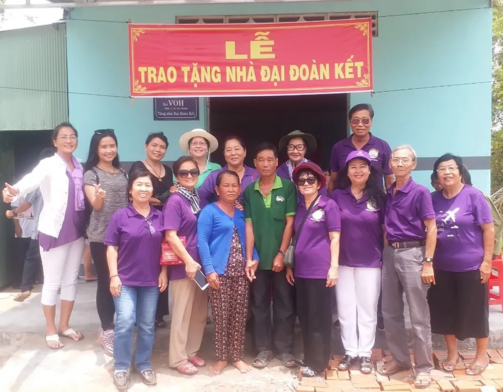 Hạnh phúc với Ánh Trăng ảnh 1