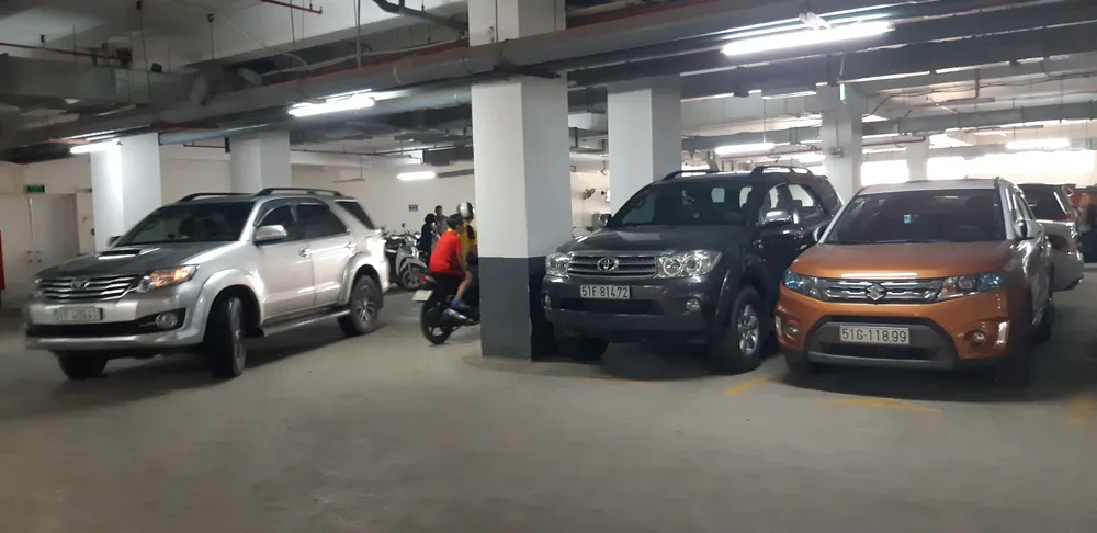 Đau đầu chuyện chỗ để ô tô ở chung cư ảnh 1