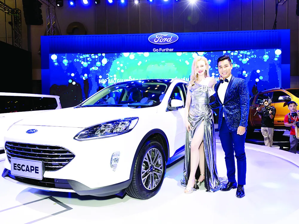 Ford Việt Nam thu hút khách tham quan bằng phổ sản phẩm phong phú từ dòng SUV đến xe thương mại  ảnh 2