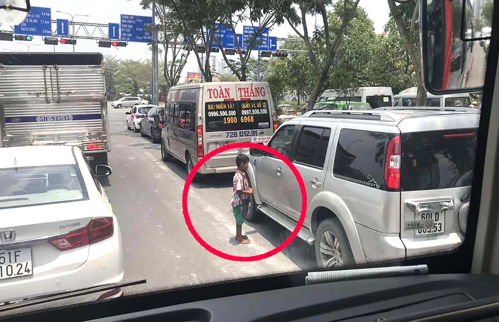 Lợi dụng lòng nhân ái ảnh 2