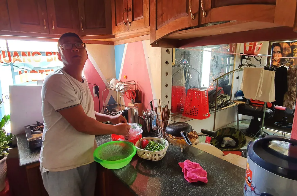 Xuất khẩu lao động, những gam màu sáng - tối - Bài 2: Chui lủi nơi xứ người ảnh 1