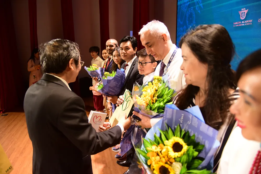 NHG tôn vinh những người thầy “phục vụ trong yêu thương“ ảnh 5