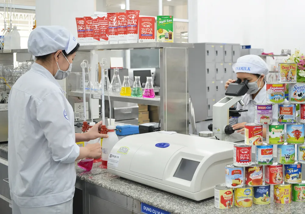 Thắt chặt kiểm soát chất lượng nguồn nguyên liệu sản xuất sữa ảnh 2