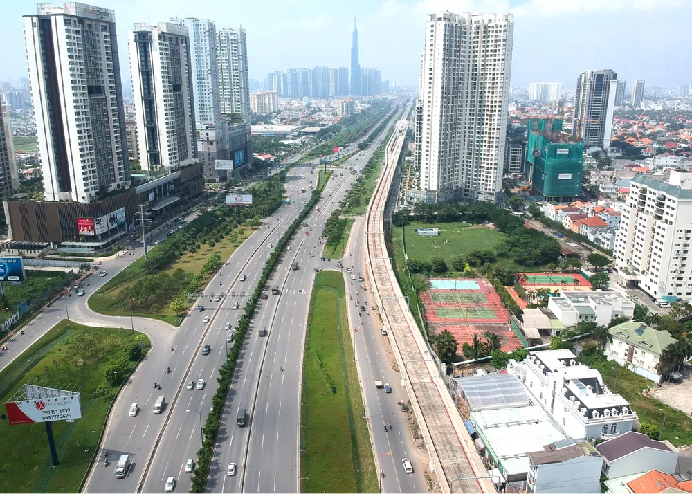 Bàn thu hút khách đi metro ảnh 1