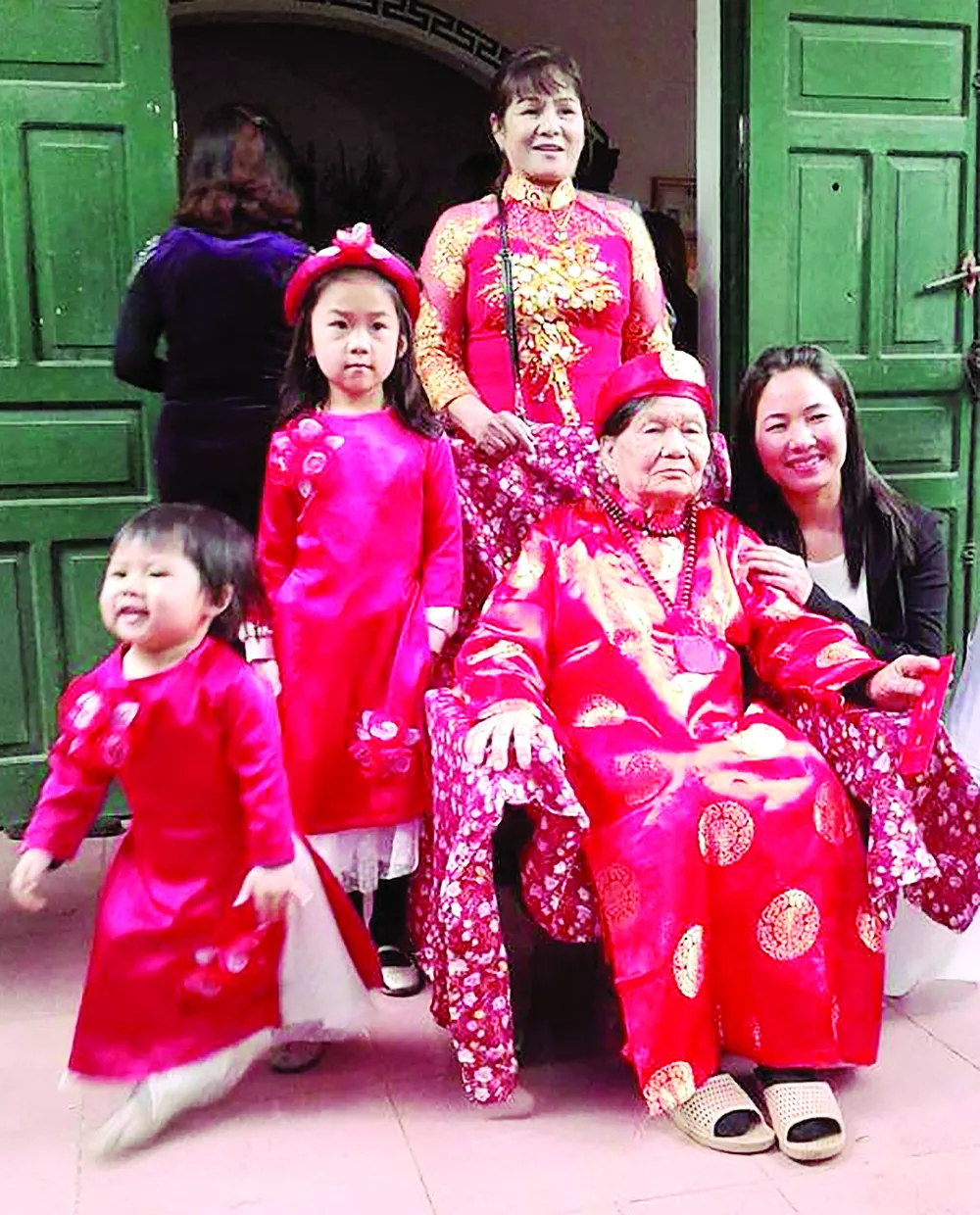 Tết nội - tết ngoại ảnh 1