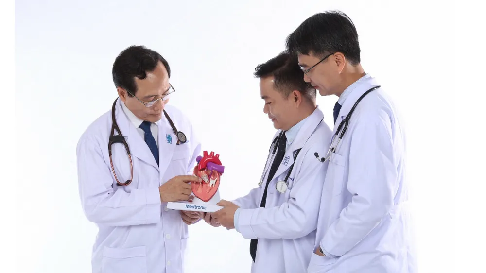 Kỷ niệm 65 năm Ngày Thầy thuốc Việt Nam (27-2-1955 - 27-2-2020): Người “sửa lỗi” trái tim  ảnh 1