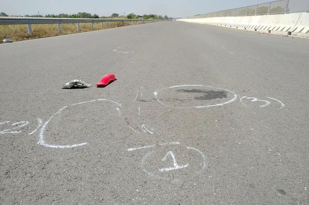 “Quái xế” trên cao tốc Bến Lức - Long Thành ảnh 1