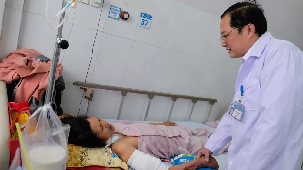 Nâng chất lượng cuộc sống nhân dân: Bứt phá phát triển y tế quận huyện  ảnh 1