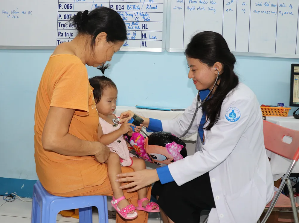 Học Bác cách yêu thương người bệnh ảnh 1