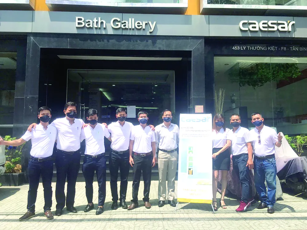 Caesar chung tay bảo vệ sức khỏe để chống dịch Covid-19 ảnh 1