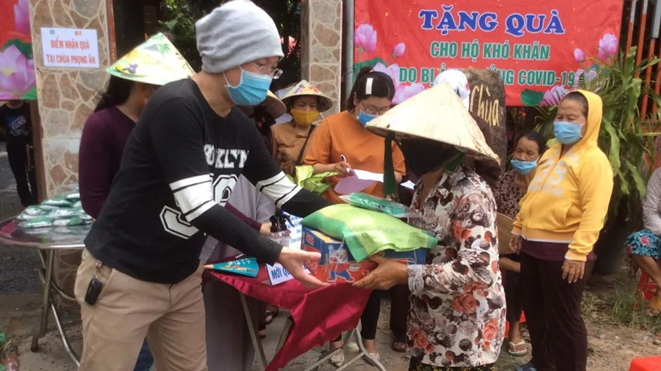 Hội Phật tử Việt Nam tại Hàn Quốc tặng 200 phần quà cho người nghèo tại TPHCM