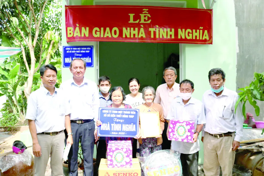 Lễ bàn giao nhà tình nghĩa cho gia đình người có công với Cách mạng tại TP Cao Lãnh, Đồng Tháp ảnh 1